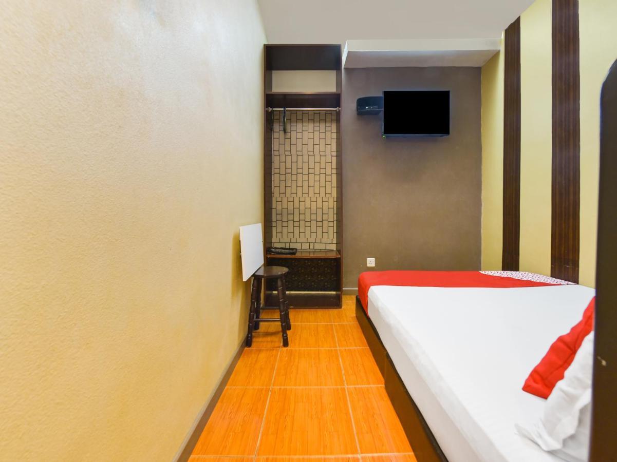Oyo 44123 Hotel Al-Saif Kuala Kerai Exteriör bild