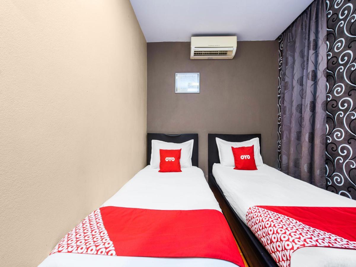 Oyo 44123 Hotel Al-Saif Kuala Kerai Exteriör bild