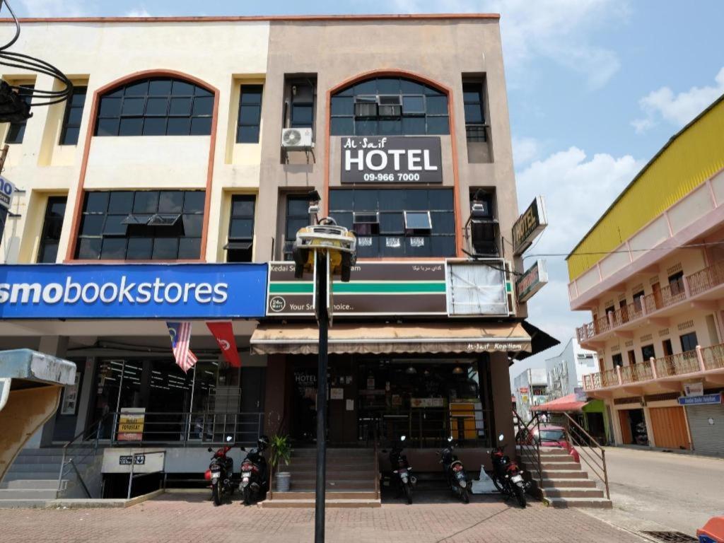 Oyo 44123 Hotel Al-Saif Kuala Kerai Exteriör bild