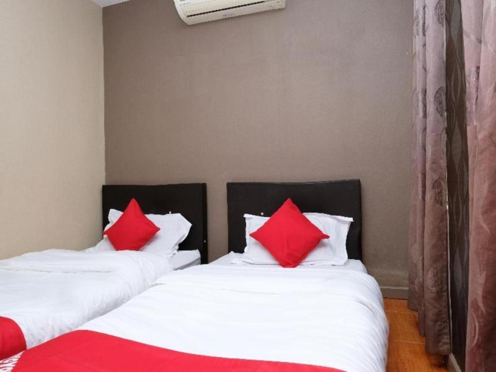 Oyo 44123 Hotel Al-Saif Kuala Kerai Exteriör bild