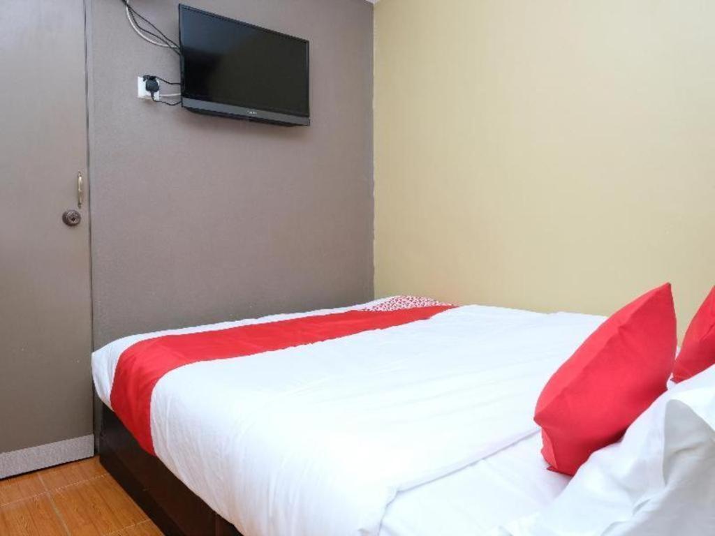 Oyo 44123 Hotel Al-Saif Kuala Kerai Exteriör bild