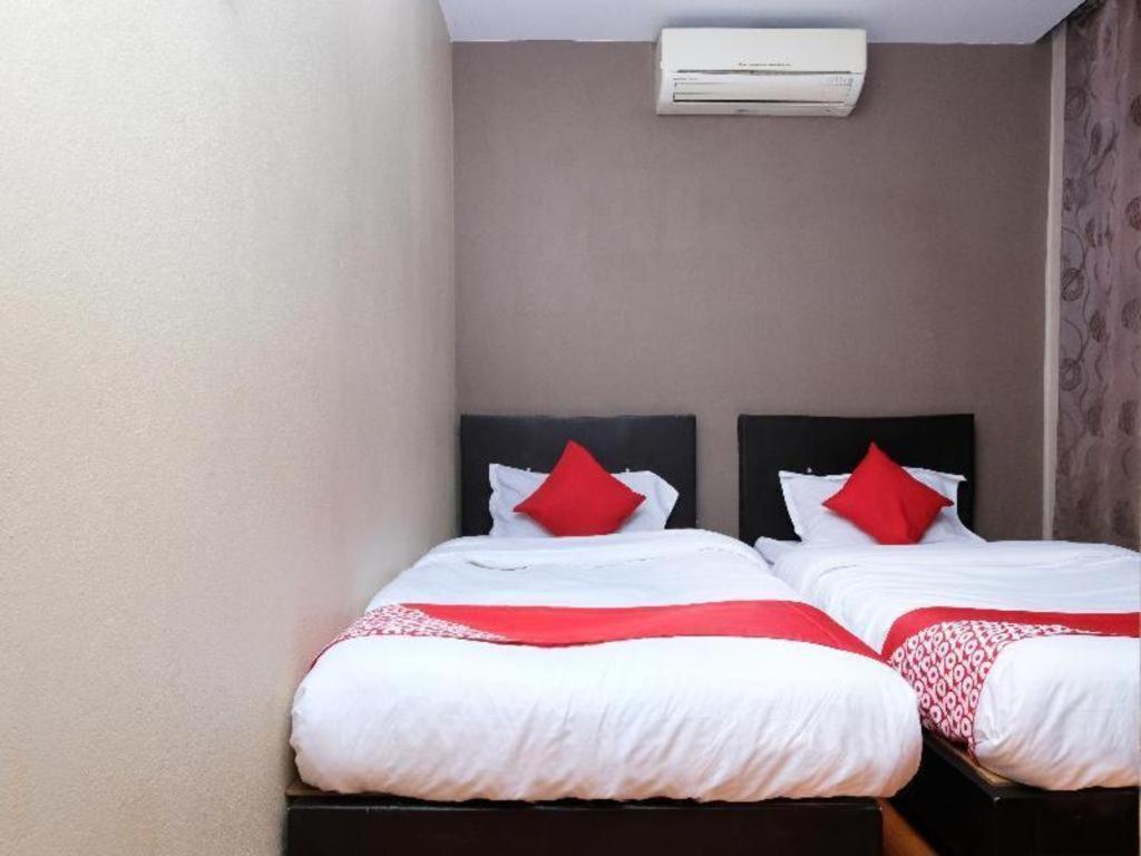 Oyo 44123 Hotel Al-Saif Kuala Kerai Exteriör bild