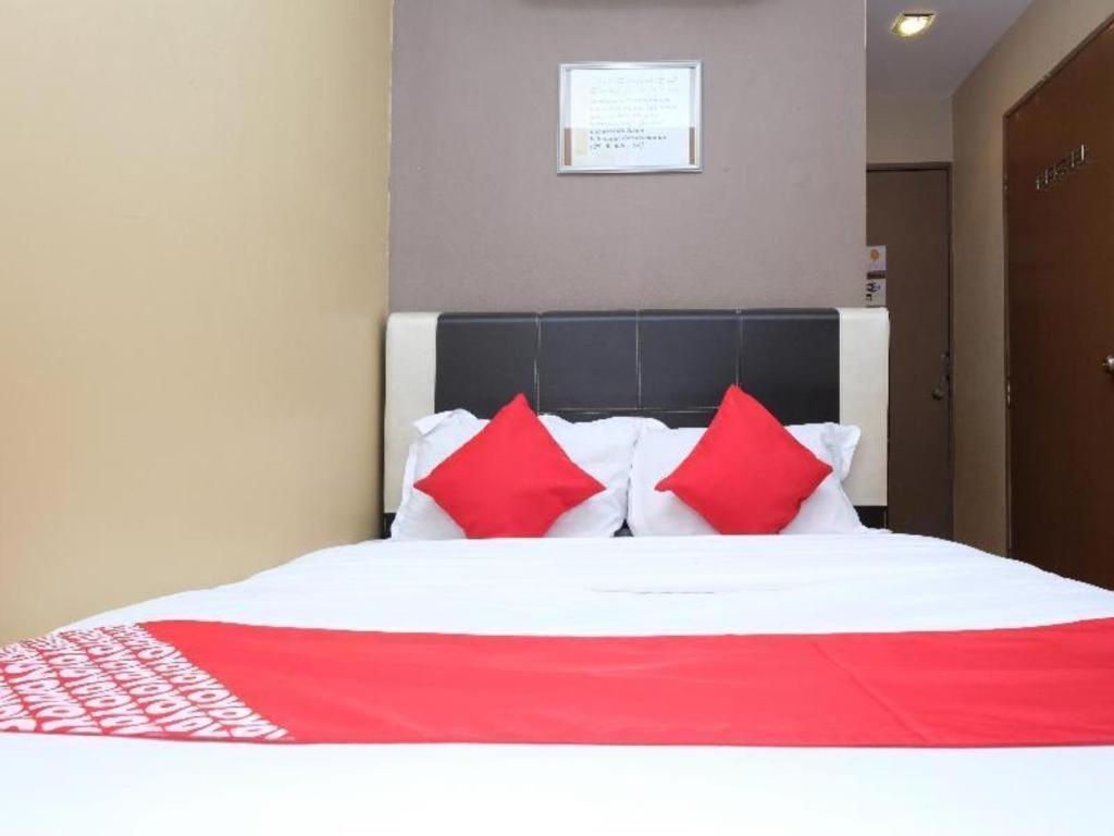 Oyo 44123 Hotel Al-Saif Kuala Kerai Exteriör bild