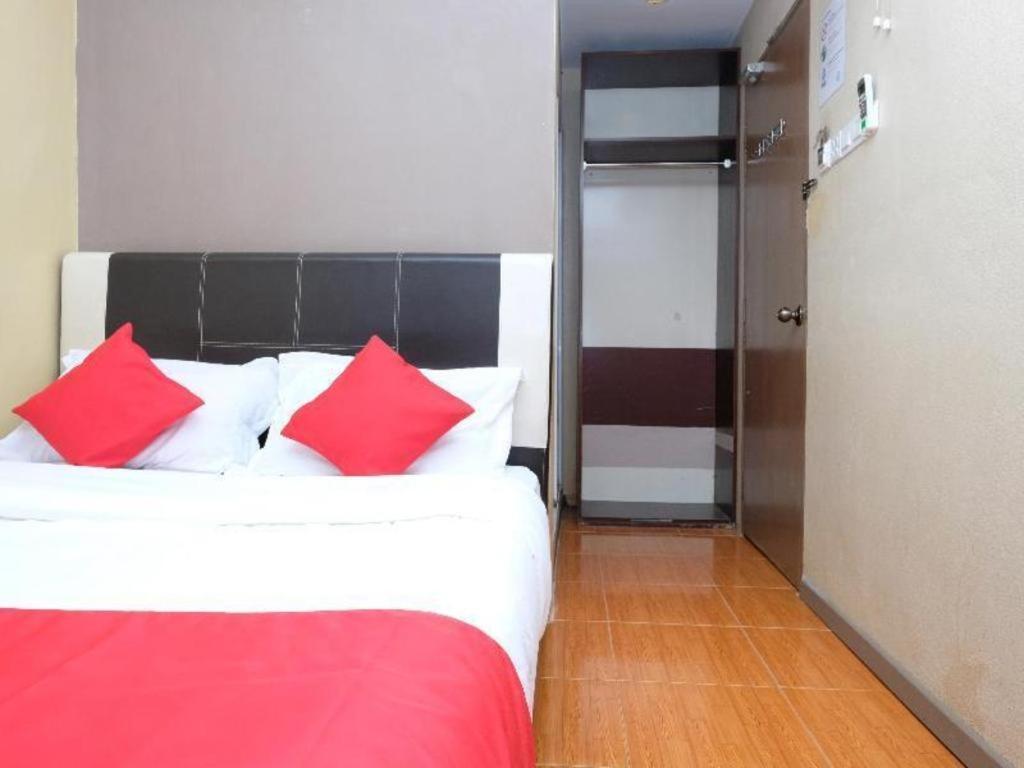 Oyo 44123 Hotel Al-Saif Kuala Kerai Exteriör bild