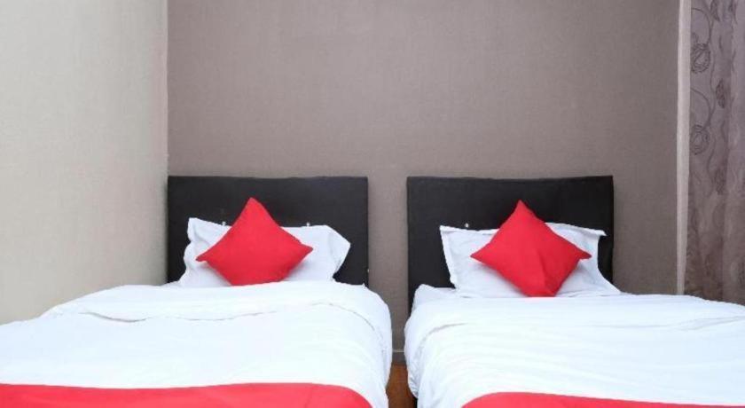 Oyo 44123 Hotel Al-Saif Kuala Kerai Exteriör bild
